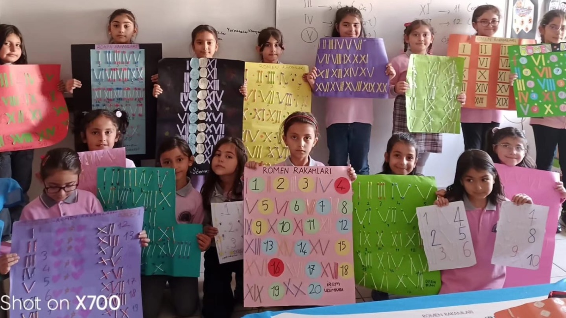 3/B sınıfı öğrencilerimiz yapmış oldukları etkinliklerle  romen rakamlarını okumayı ve yazmayı öğrendiler.